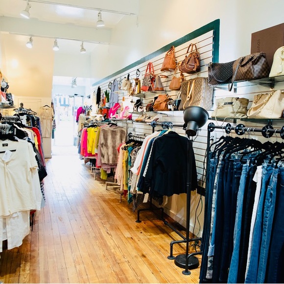 Meet your Posher, Nouveau Designer Consignment! - Picture 6 of 16